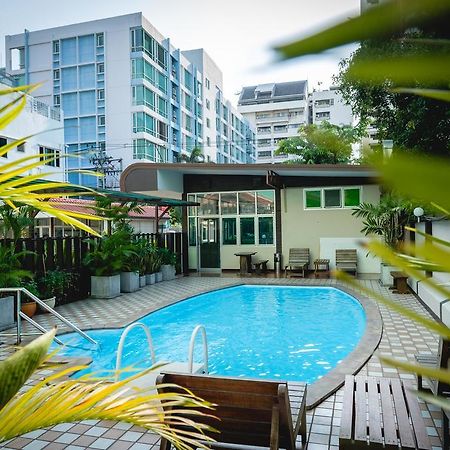 Ruamchitt Travelodge Bangkok Bagian luar foto