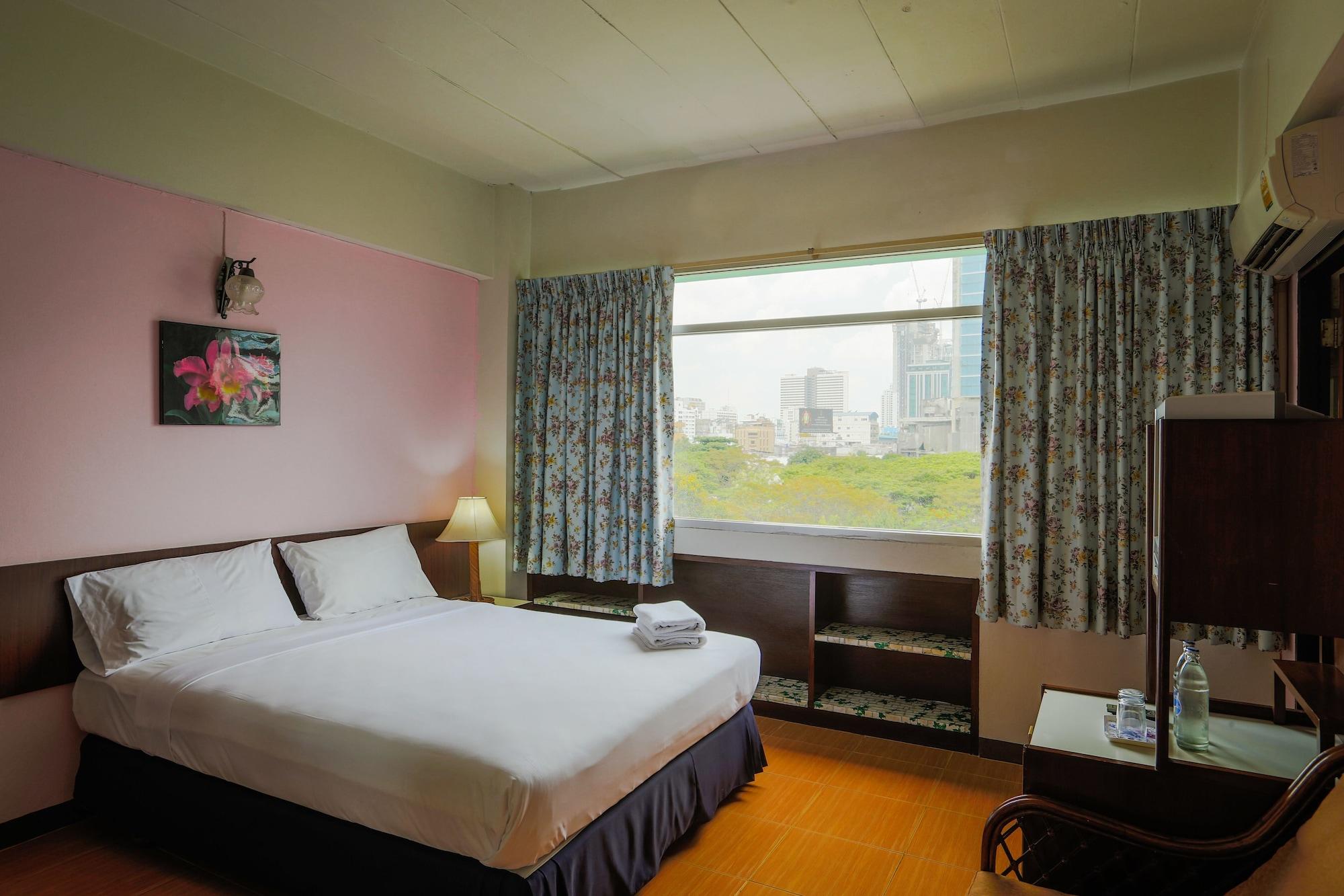 Ruamchitt Travelodge Bangkok Bagian luar foto