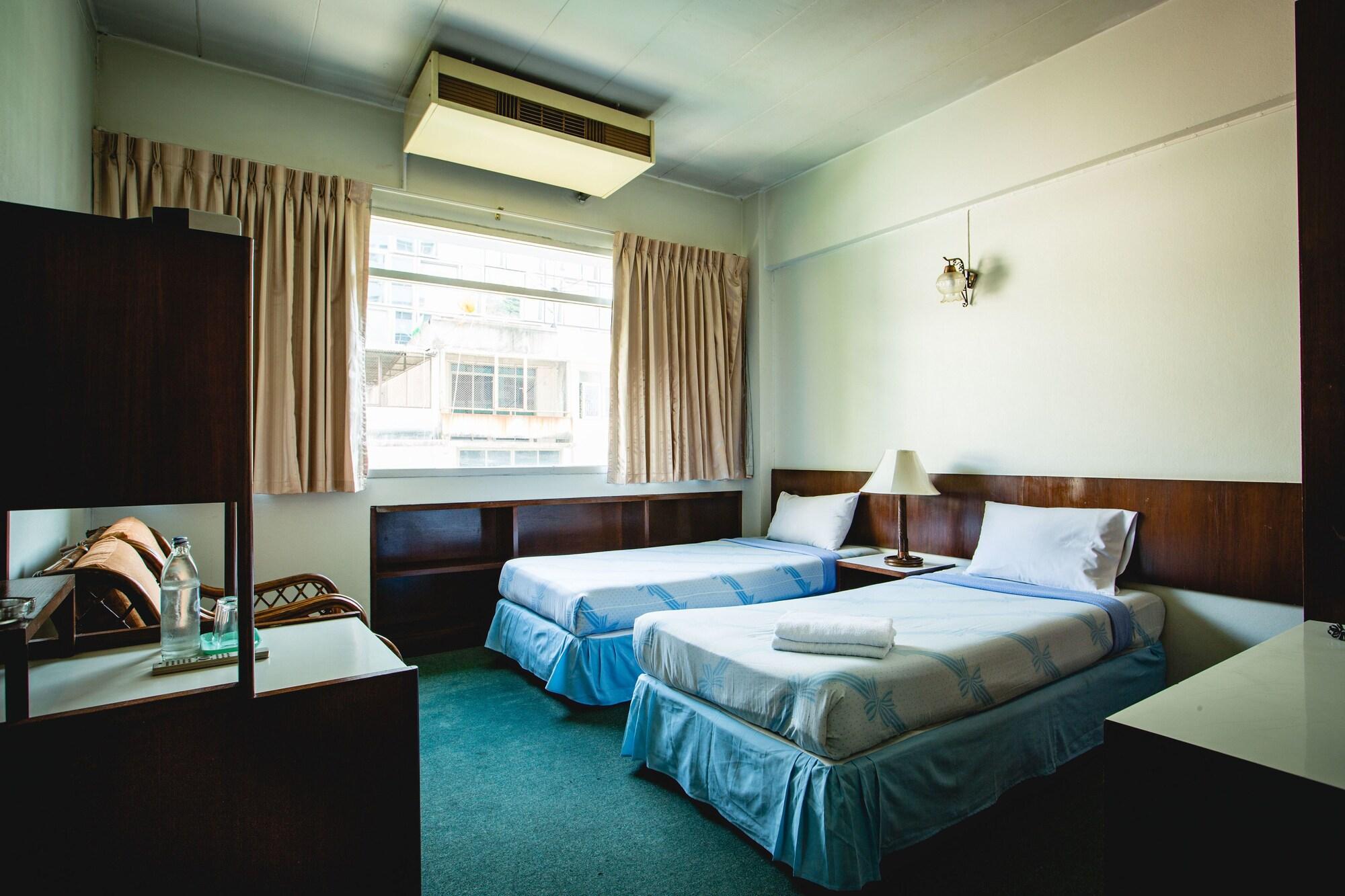 Ruamchitt Travelodge Bangkok Bagian luar foto