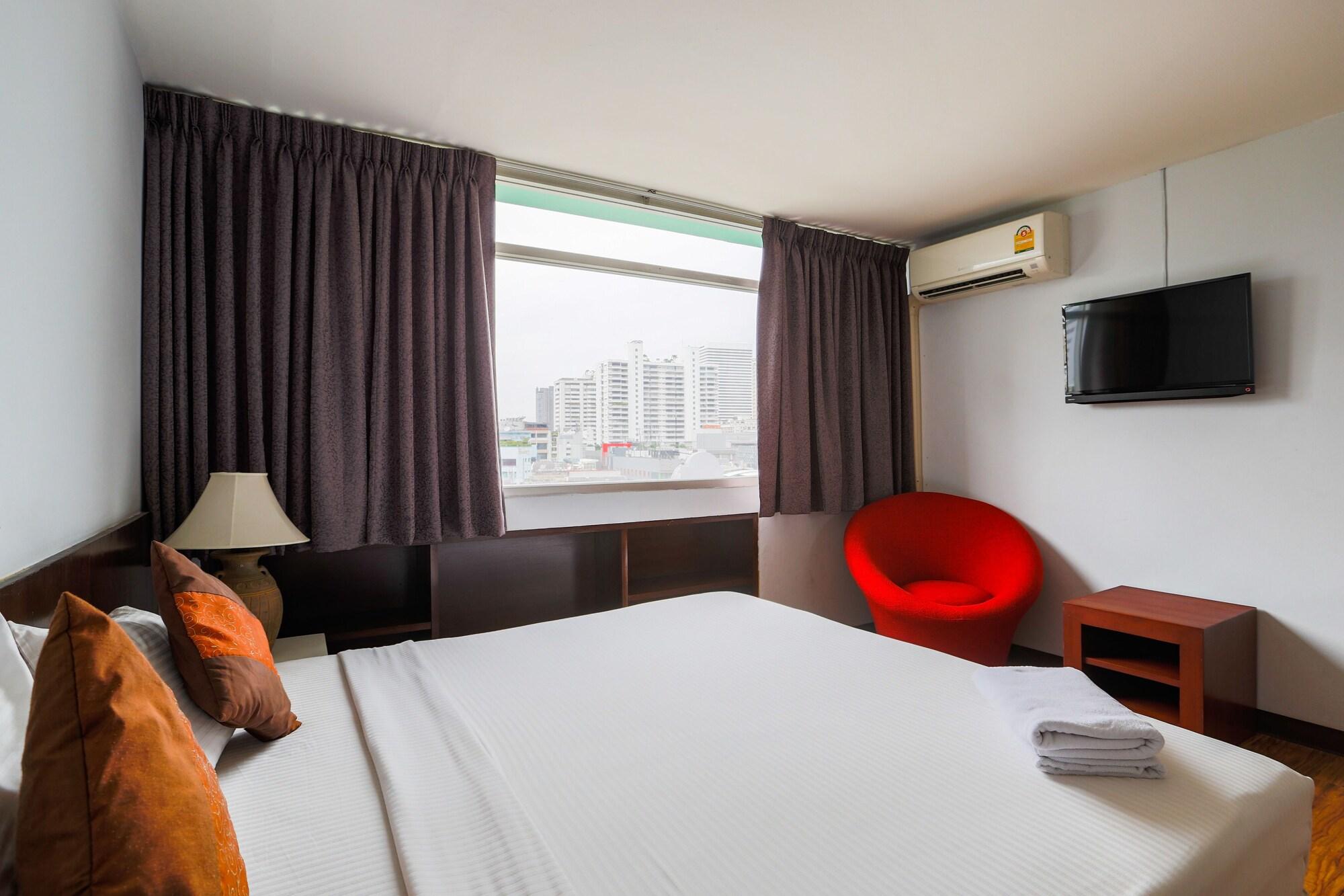 Ruamchitt Travelodge Bangkok Bagian luar foto
