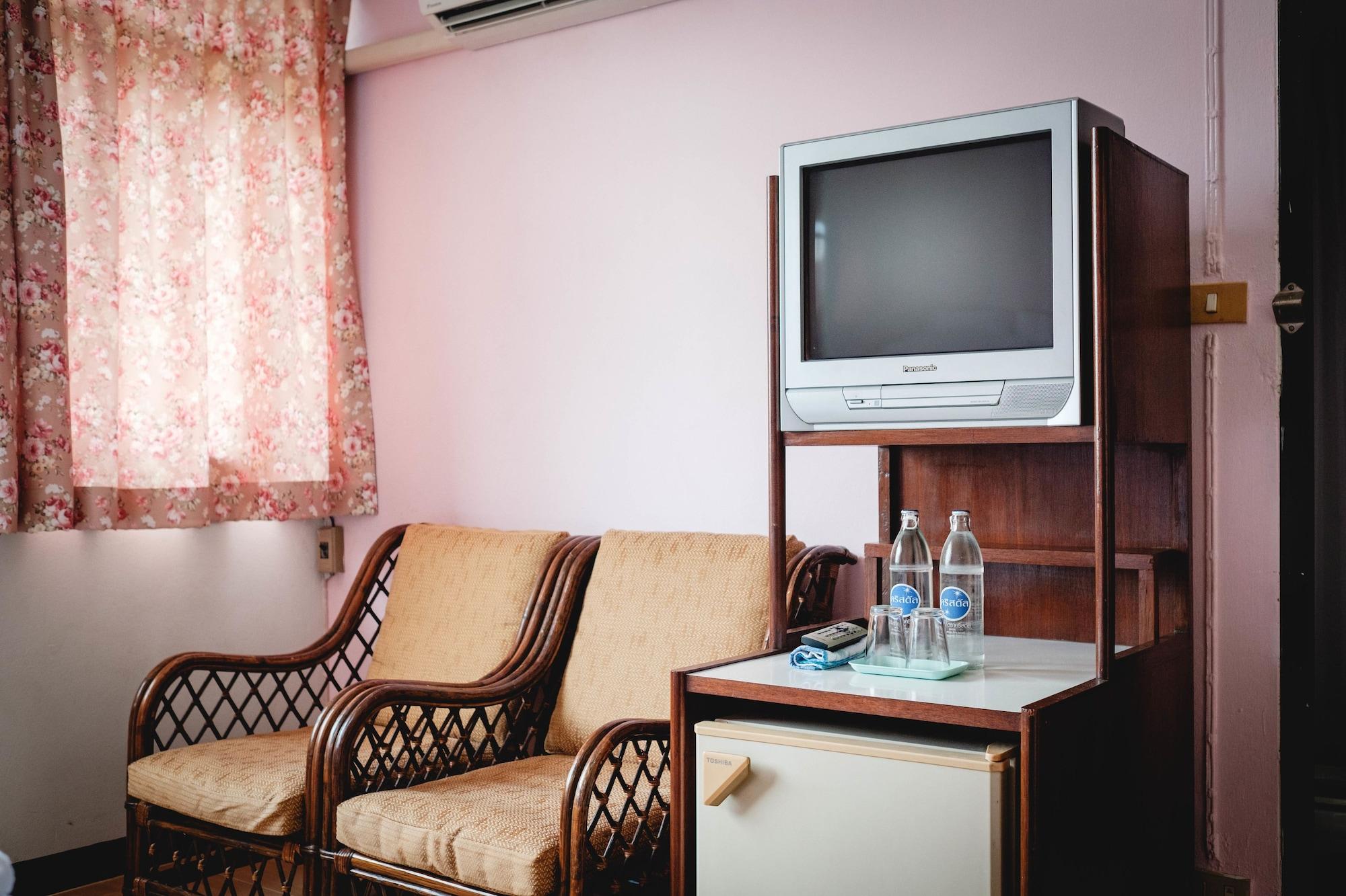 Ruamchitt Travelodge Bangkok Bagian luar foto