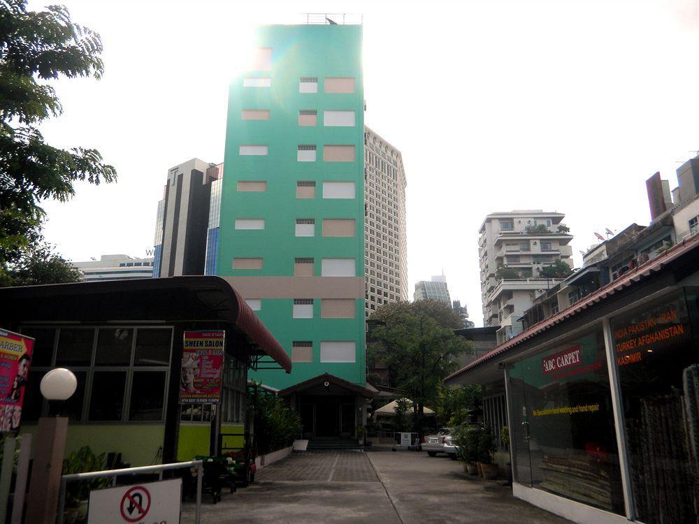 Ruamchitt Travelodge Bangkok Bagian luar foto