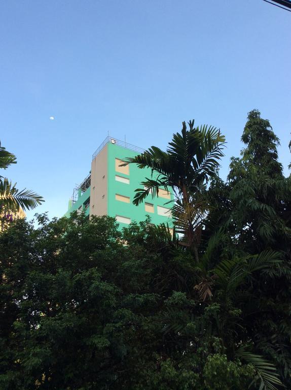 Ruamchitt Travelodge Bangkok Bagian luar foto