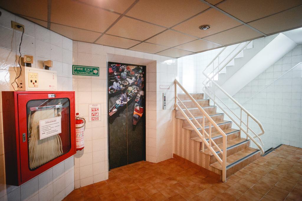 Ruamchitt Travelodge Bangkok Bagian luar foto
