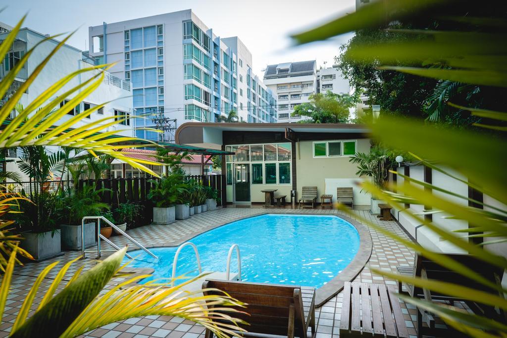 Ruamchitt Travelodge Bangkok Bagian luar foto