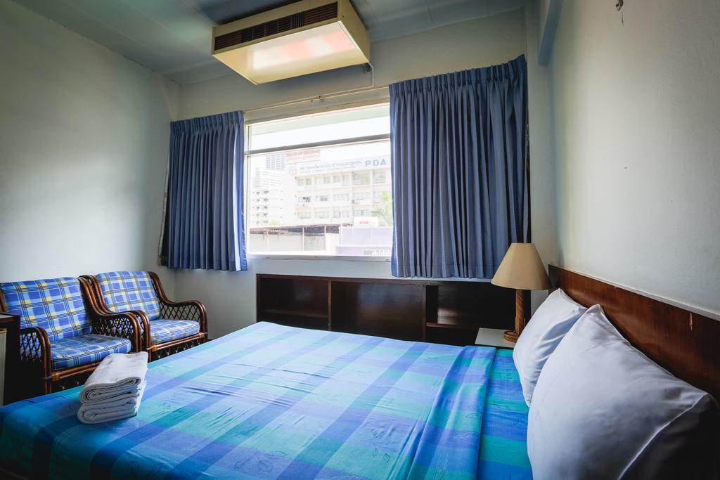 Ruamchitt Travelodge Bangkok Bagian luar foto
