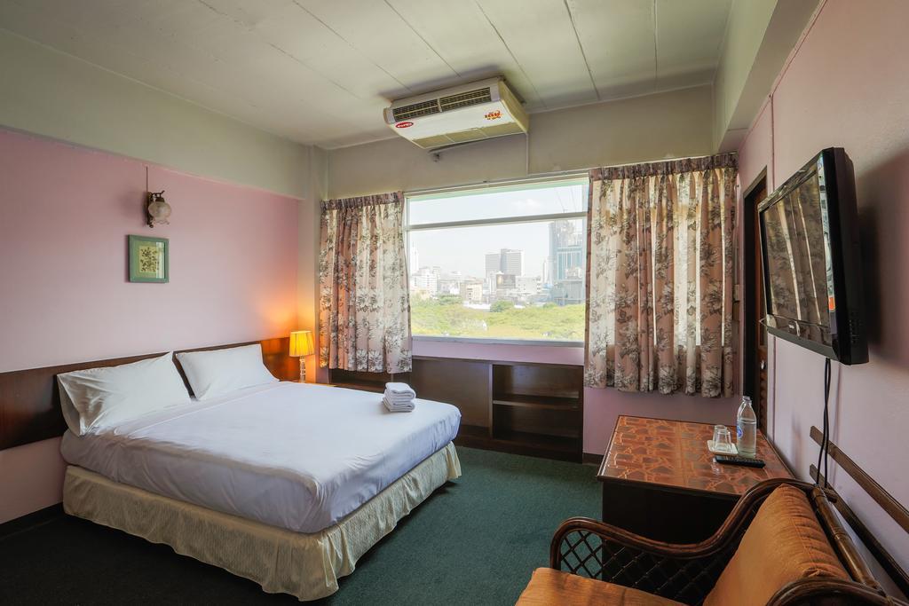 Ruamchitt Travelodge Bangkok Bagian luar foto