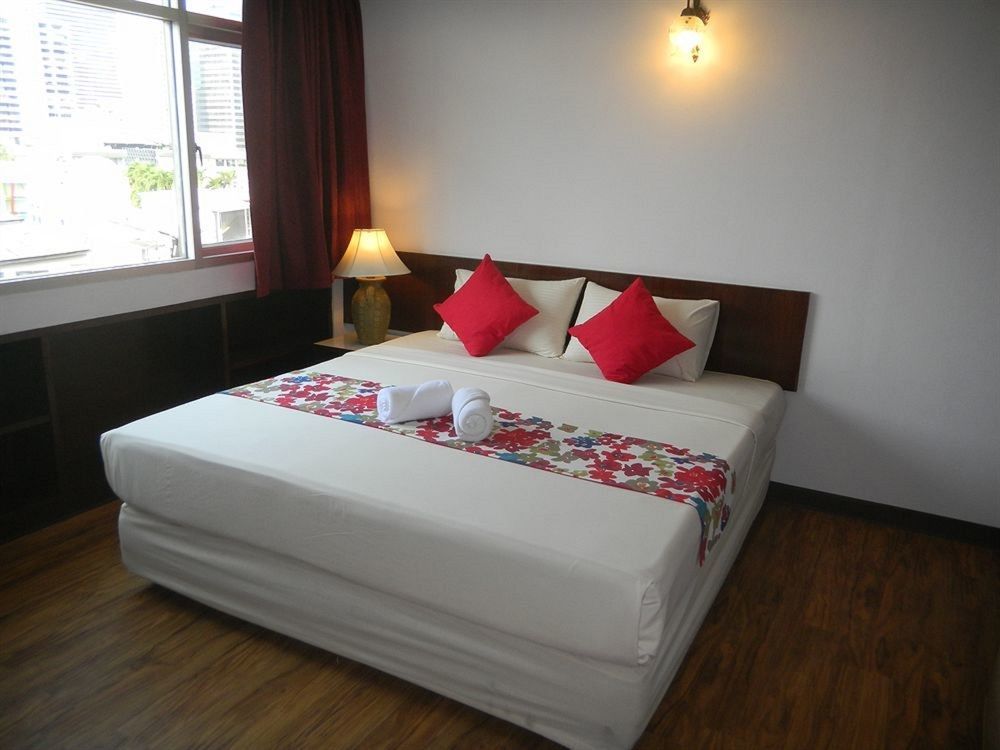 Ruamchitt Travelodge Bangkok Bagian luar foto