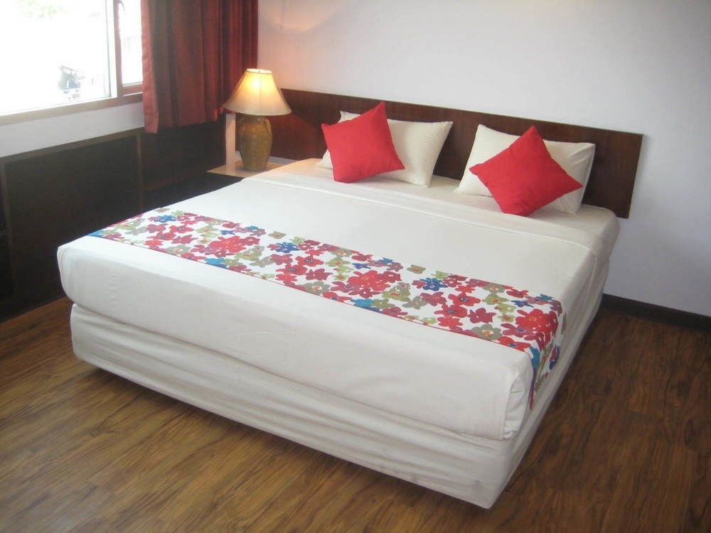 Ruamchitt Travelodge Bangkok Bagian luar foto